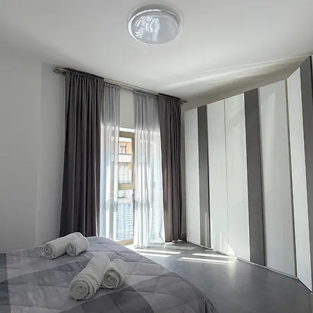 Numero 5 - Modern 2br Steps To Arno River & 12 Min To Tower Apartment Pisa